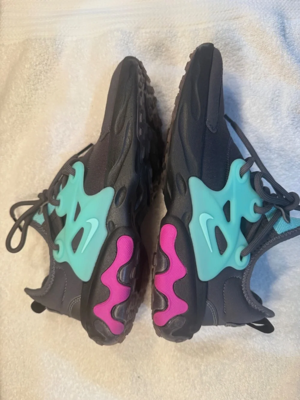 Kids Nike Presto Sneakers size 5Y
